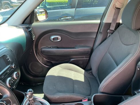 Used 2019 Kia Soul FWD image 6
