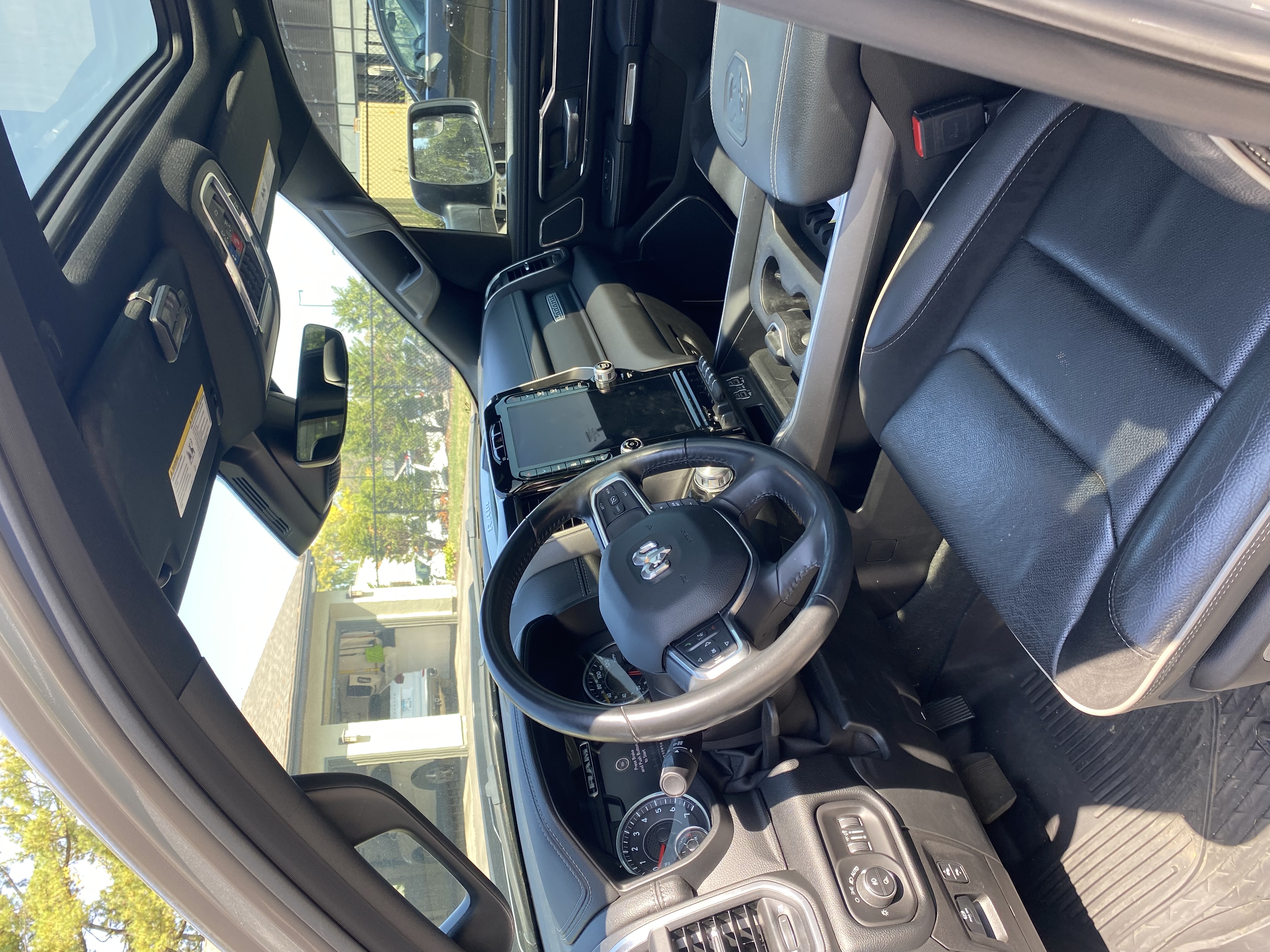 Used 2021 RAM 1500 Laramie AWD/4WD image 11