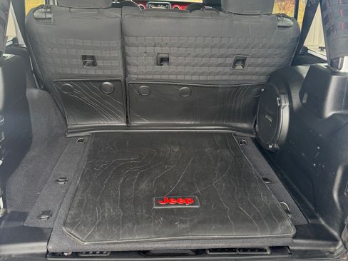 Used 2021 Jeep Wrangler Unlimited Rubicon image 10