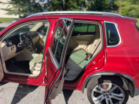 Used 2013 Volkswagen Tiguan SEL AWD/4WD image 9
