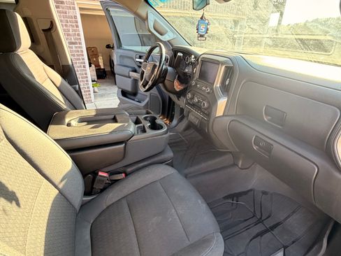 Used 2019 Chevrolet Silverado 1500 LT w/ All-Star Edition image 9