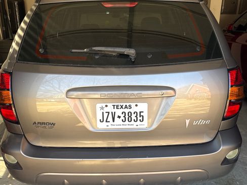 Used 2004 Pontiac Vibe w/ Power Group Value Package image 1