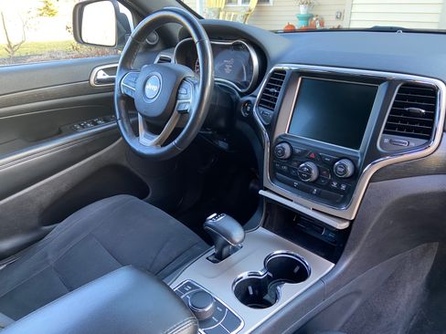 Used 2015 Jeep Grand Cherokee Laredo w/ Security & Convenience Group image 6