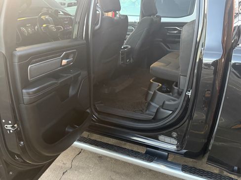 Used 2019 RAM 1500 Big Horn image 32