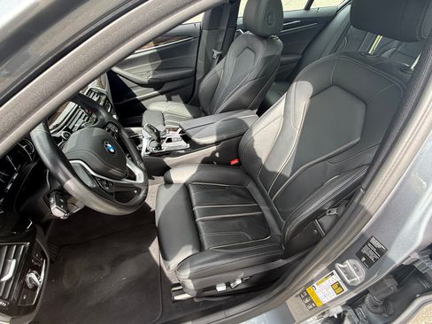 Used 2018 BMW 530i xDrive w/ Premium Package AWD/4WD image 9