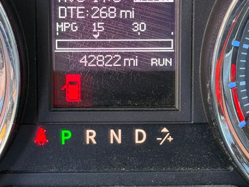 Used 2013 Chrysler Town & Country Touring-L w/ Driver Convenience Group image 7