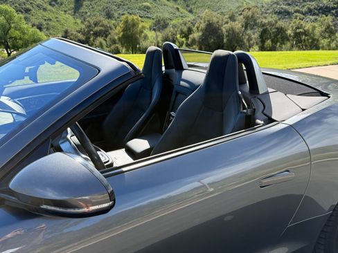 Used 2019 Jaguar F-TYPE Convertible image 13