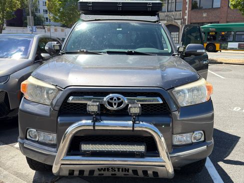 Used 2010 Toyota 4Runner SR5 AWD/4WD image 12