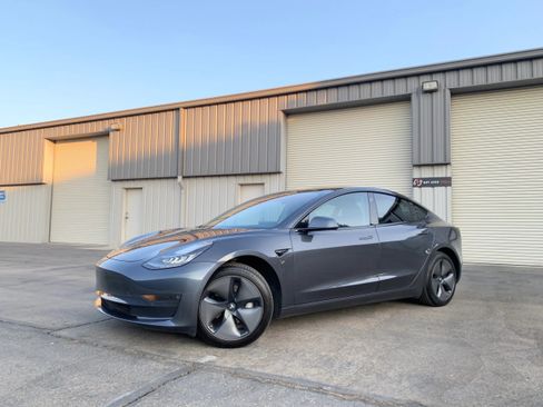 Used 2018 Tesla Model 3 Long Range AWD/4WD image 2