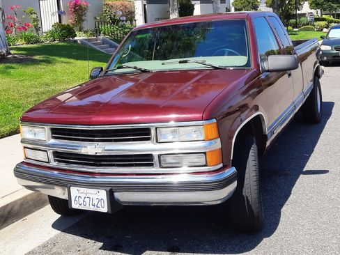 Used 1997 Chevrolet Silverado 2500 2WD Extended Cab w/ Preferred Equipment Group 2 image 4