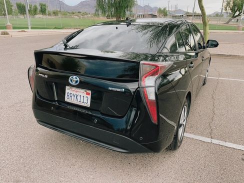 Used 2018 Toyota Prius Two w/ Prius Two Safety Plus Package FWD image 5