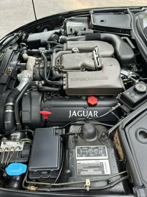 Used 2000 Jaguar XK8 Convertible RWD image 18