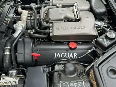 Used 2000 Jaguar XK8 Convertible image 18