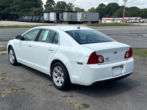 Used 2010 Chevrolet Malibu LS FWD image 2