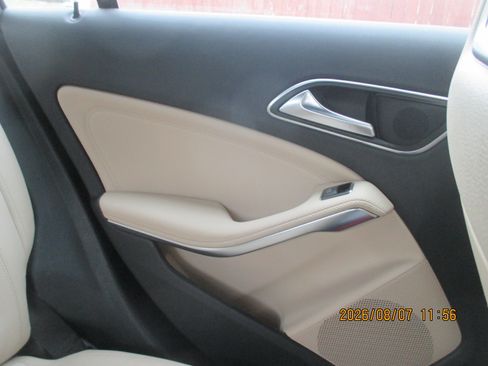 Used 2018 Mercedes-Benz CLA 250 4MATIC image 23