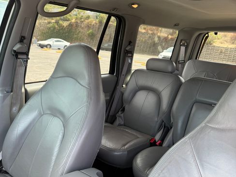 Used 2000 Ford Expedition XLT RWD image 10
