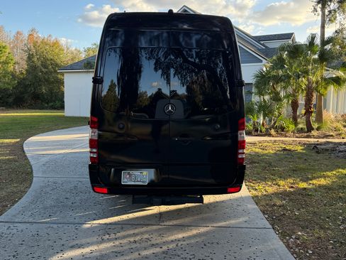 Used 2012 Mercedes-Benz Sprinter 2500 image 9