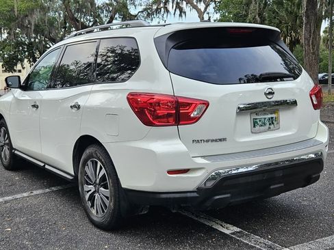 Used 2017 Nissan Pathfinder S FWD image 2