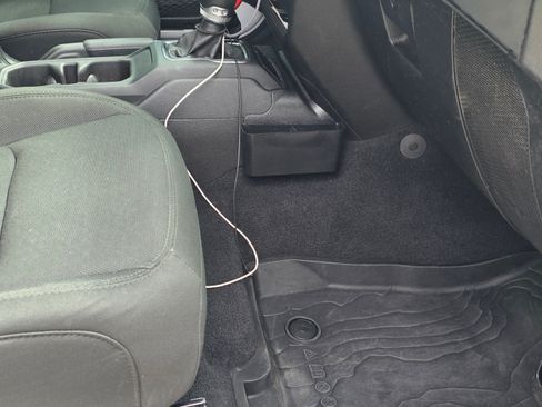 Used 2021 Jeep Gladiator Sport image 14