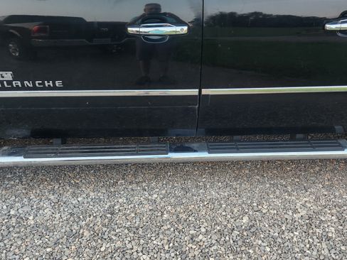 Used 2013 Chevrolet Avalanche LTZ image 8