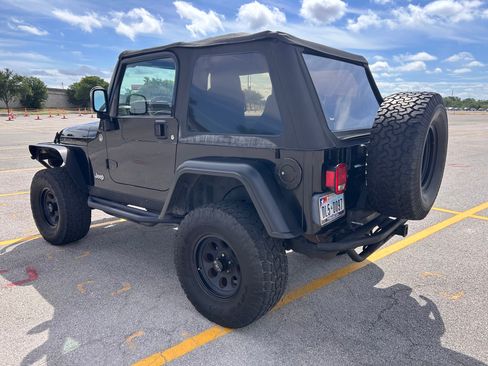 Used 2005 Jeep Wrangler Rubicon AWD/4WD image 10