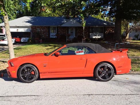 Used 2013 Ford Mustang GT Premium w/ Electronics Pkg image 13
