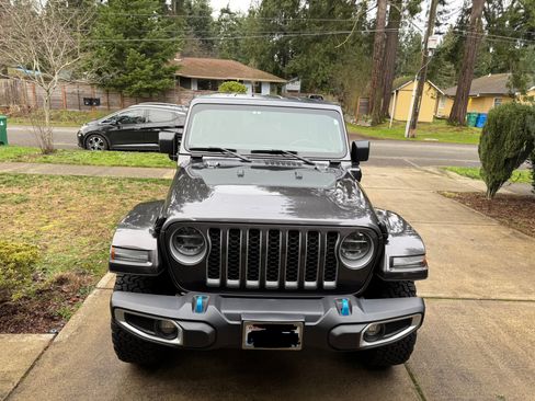 Used 2022 Jeep Wrangler Unlimited Sahara image 6