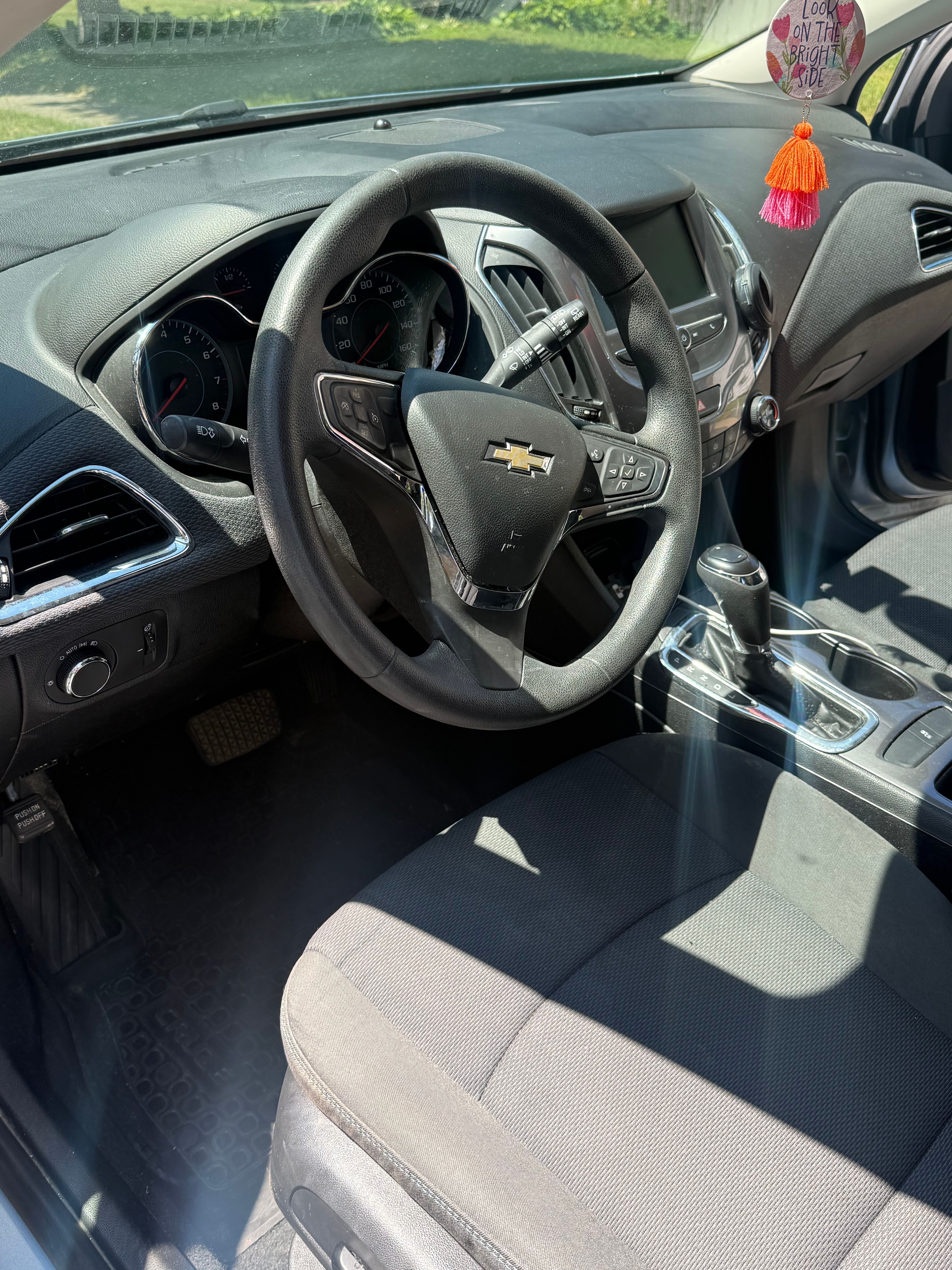 Used 2017 Chevrolet Cruze LT w/ Convenience Package FWD image 10