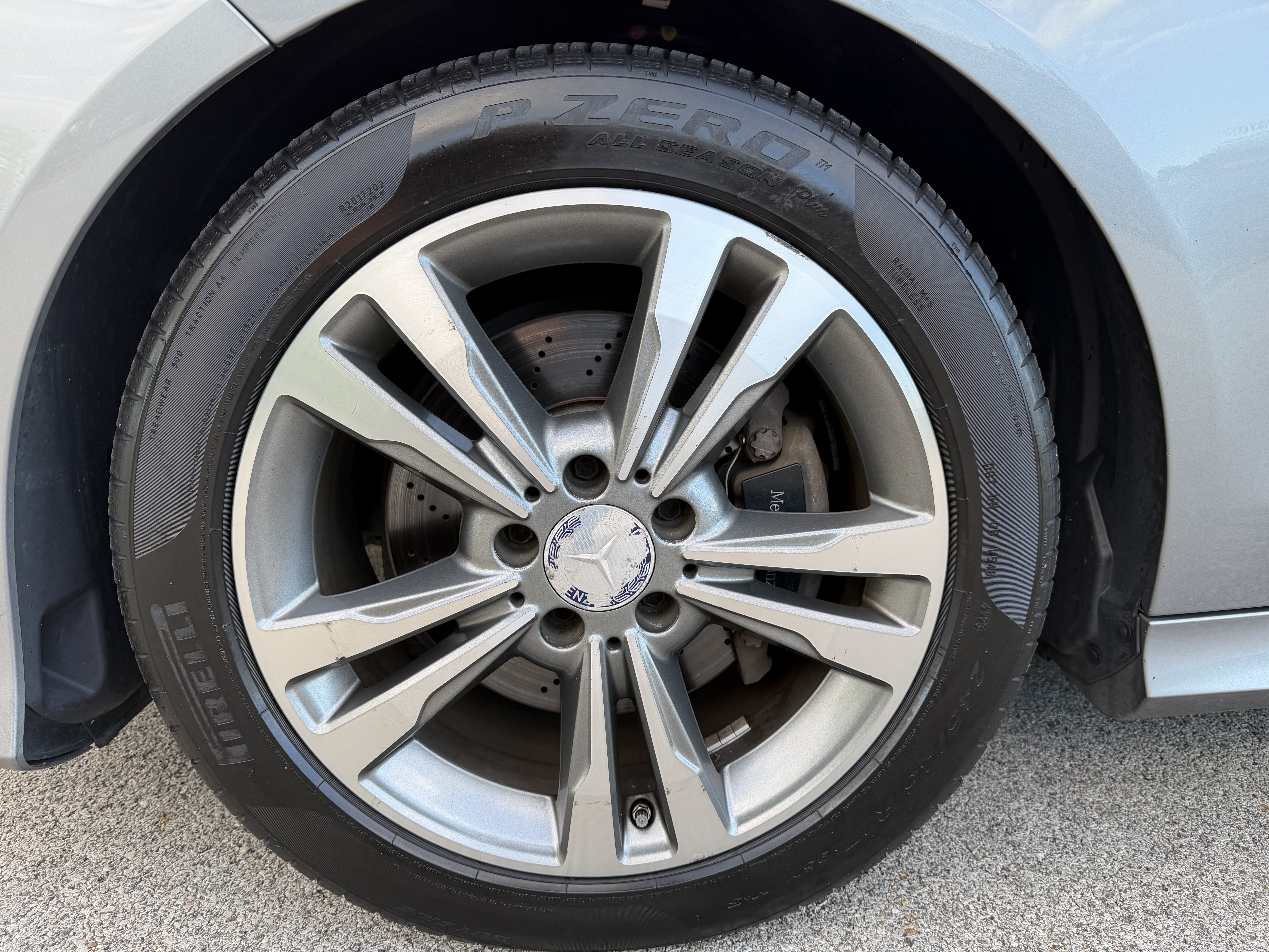 Used 2014 Mercedes-Benz E 250 BlueTEC 4MATIC Sedan image 5