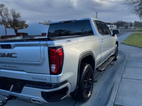 Used 2021 GMC Sierra 1500 Elevation w/ LPO, Elevation Black Package image 9