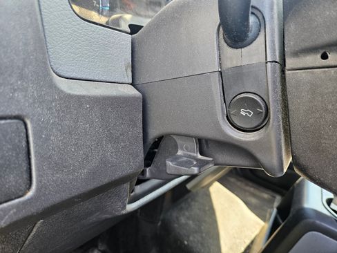 Used 2012 Ford F150 XLT w/ XLT Chrome Pkg AWD/4WD image 18