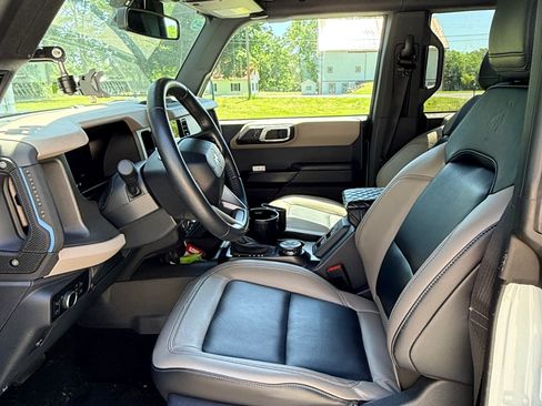 Used 2024 Ford Bronco Wildtrak AWD/4WD image 5