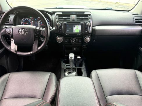 Used 2017 Toyota 4Runner TRD Off-Road Premium AWD/4WD image 13