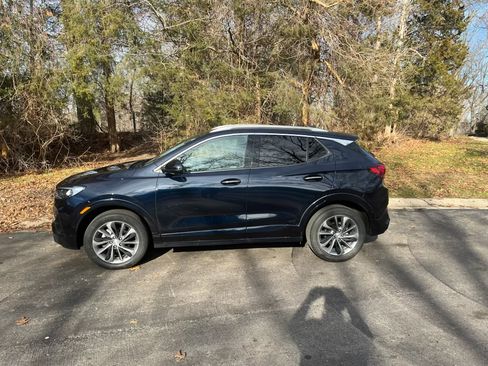 Used 2021 Buick Encore GX Essence w/ Advanced Technology Package image 4