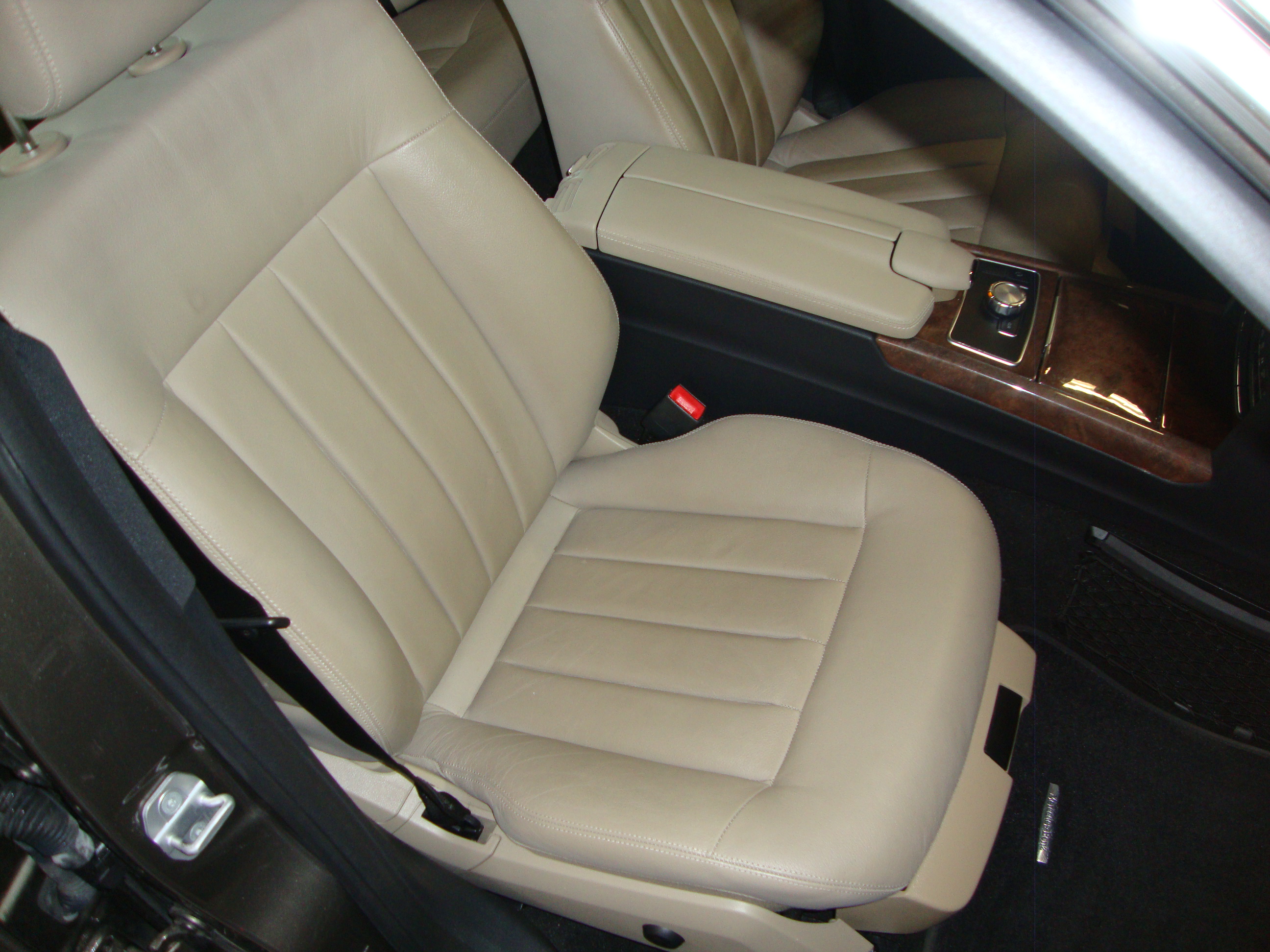 Used 2013 Mercedes-Benz E 350 BlueTEC Sedan image 18