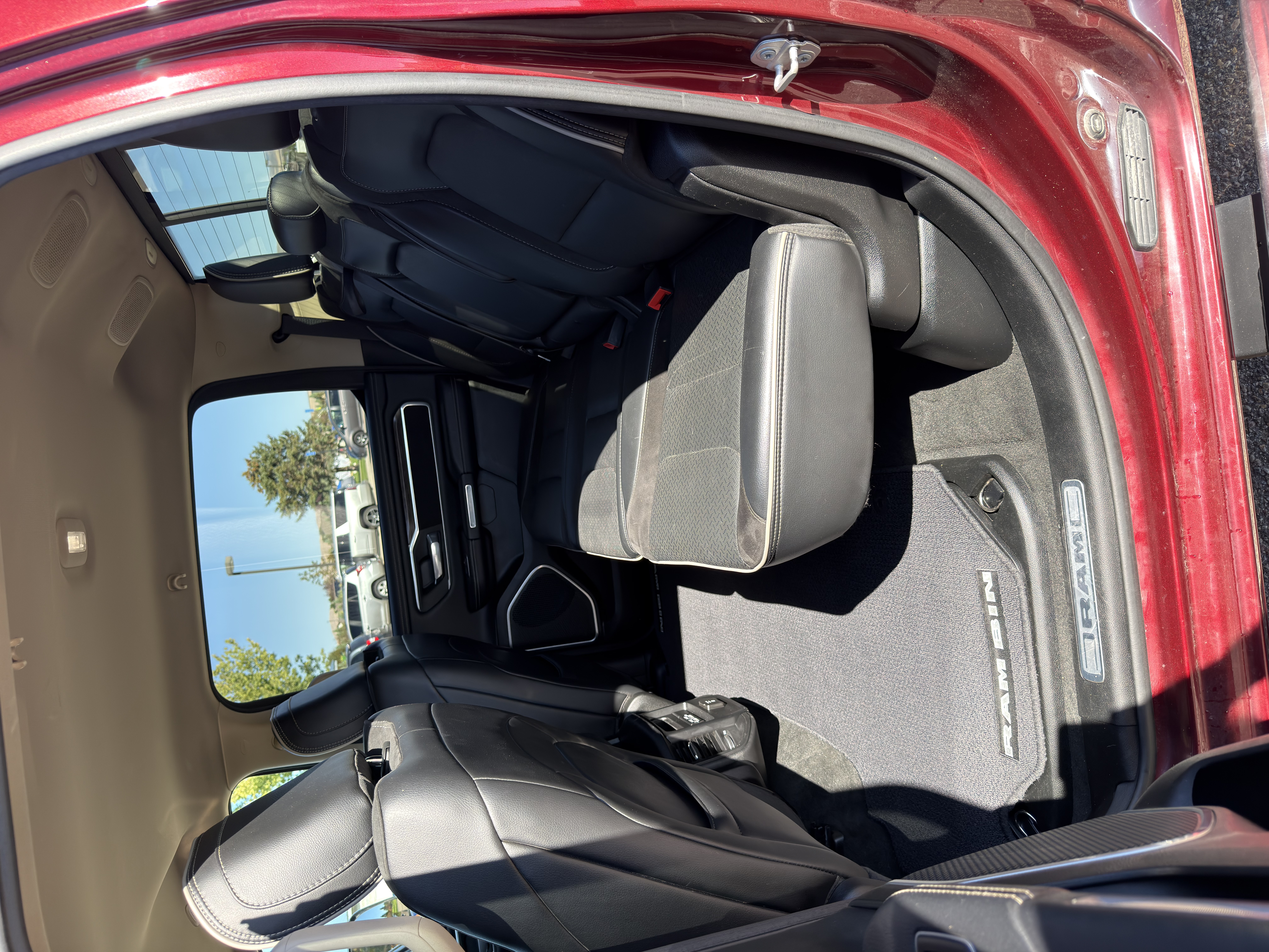 Used 2020 RAM 1500 Laramie AWD/4WD image 12