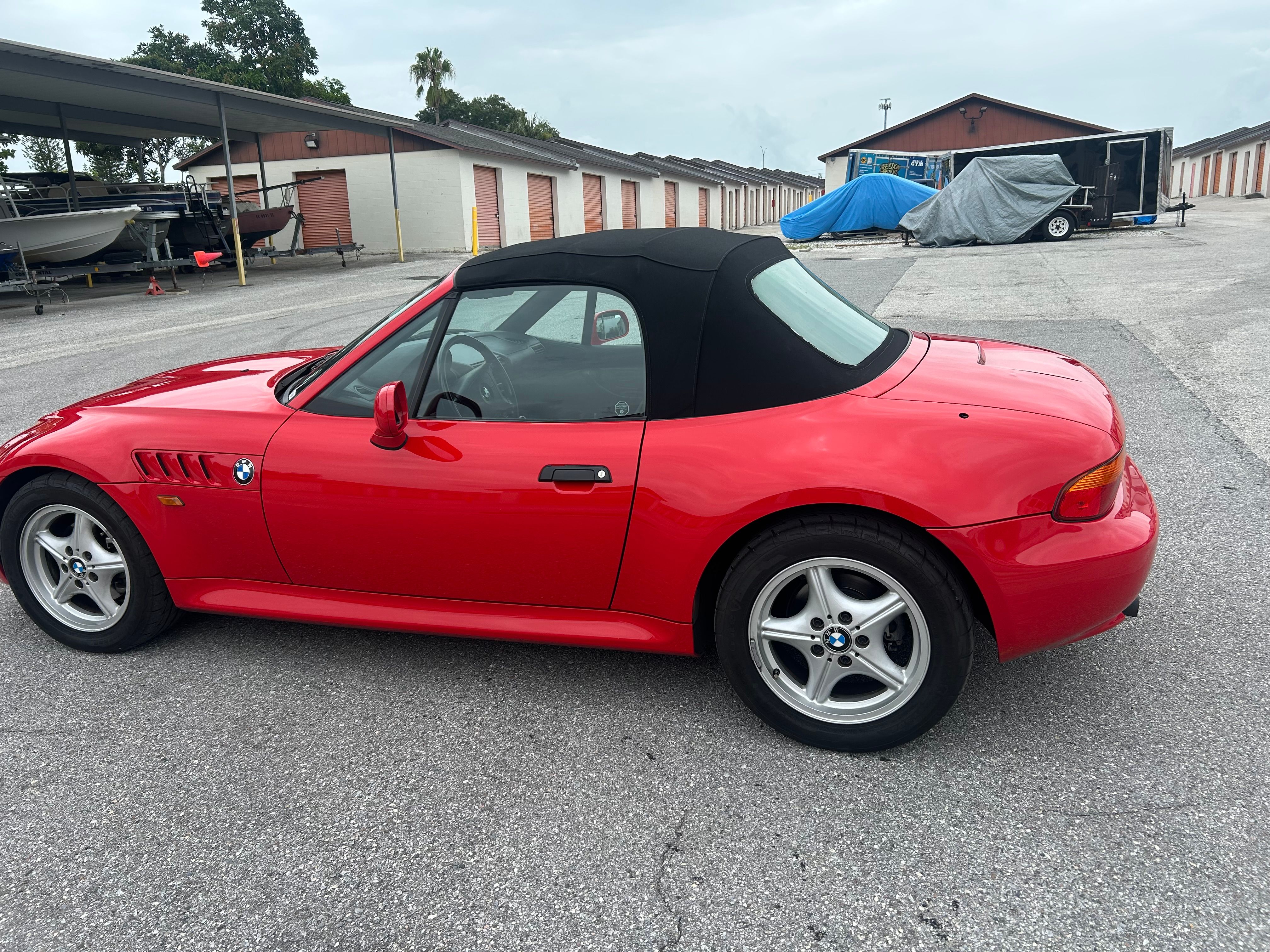 Used 1999 BMW Z3 2.5i RWD image 10