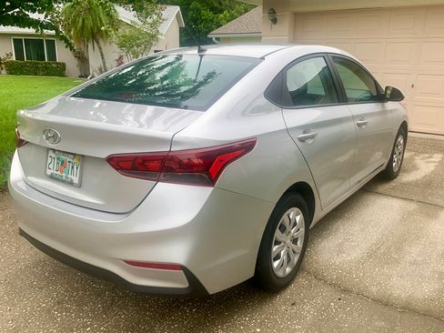 Used 2022 Hyundai Accent SE FWD image 9