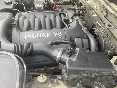 Used 2000 Jaguar XJ8 L image 9