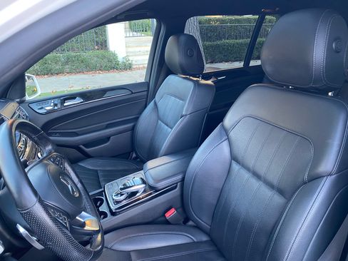 Used 2019 Mercedes-Benz GLS 450 4MATIC image 18