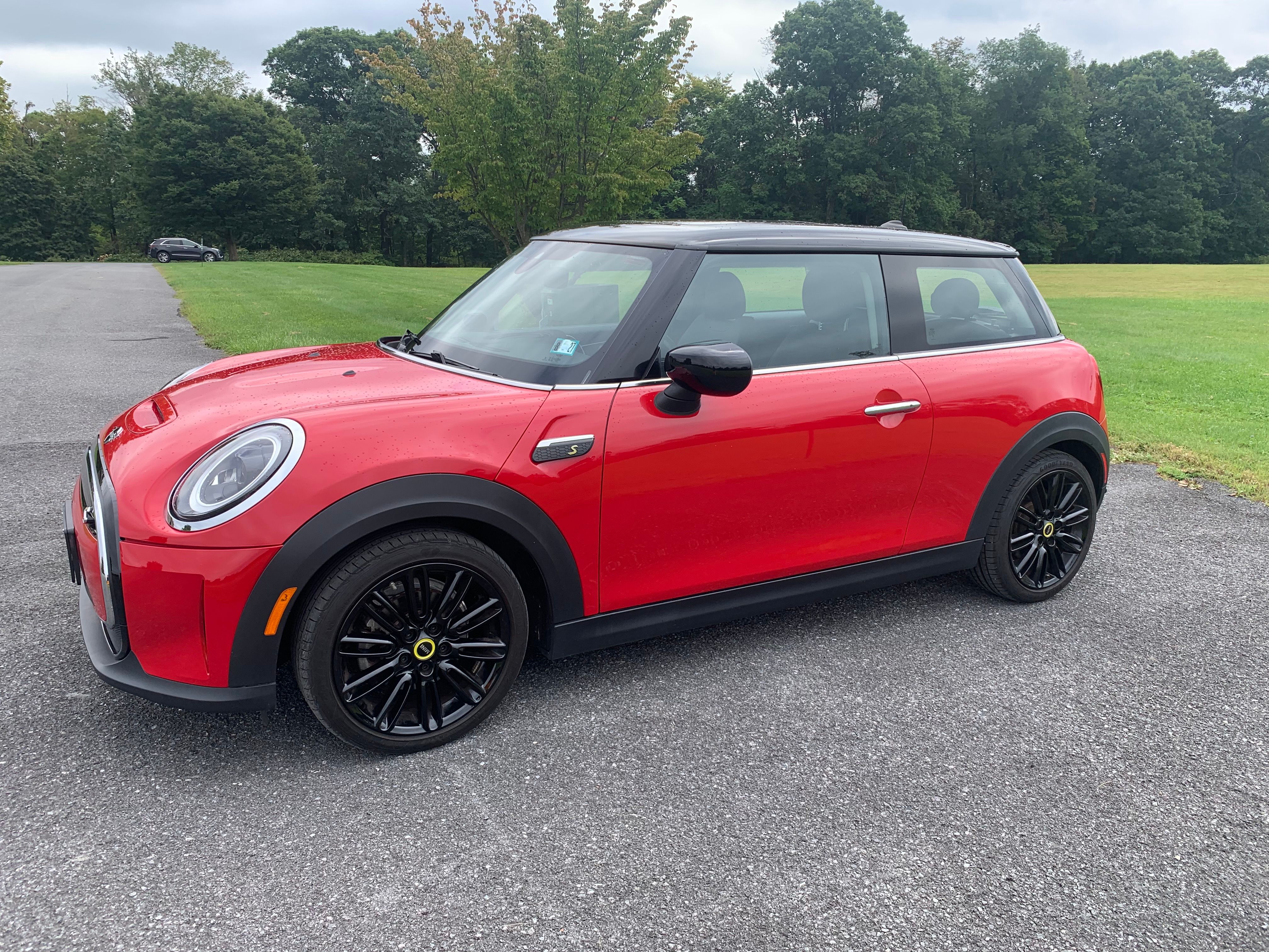 Used 2024 MINI Cooper SE FWD image 5