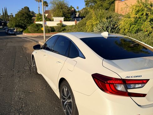 Used 2019 Honda Accord Hybrid image 5