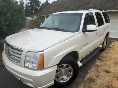 Used 2002 Cadillac Escalade AWD image 1