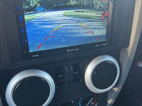 Used 2009 Jeep Wrangler Sahara w/ Dual Top Group image 8