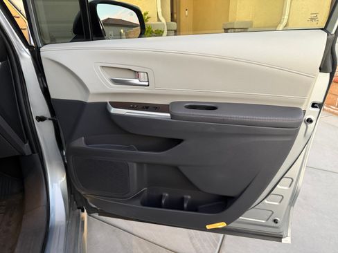 Used 2021 Toyota Sienna XLE w/ XLE Plus Package image 10