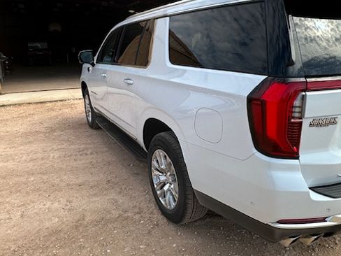 Used 2026 GMC Yukon XL Denali w/ LPO, Floor Liner Package image 12