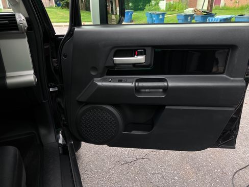 Used 2014 Toyota FJ Cruiser 4WD w/ Upgrade Package image 22