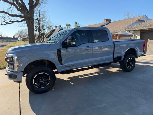 Used 2025 Ford F250 Lariat w/ Lariat Ultimate Package image 1