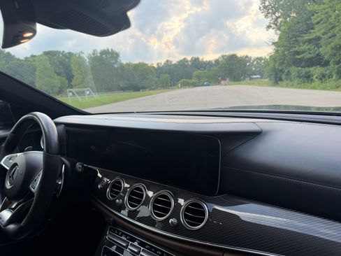 Used 2018 Mercedes-Benz E 63 AMG S image 17