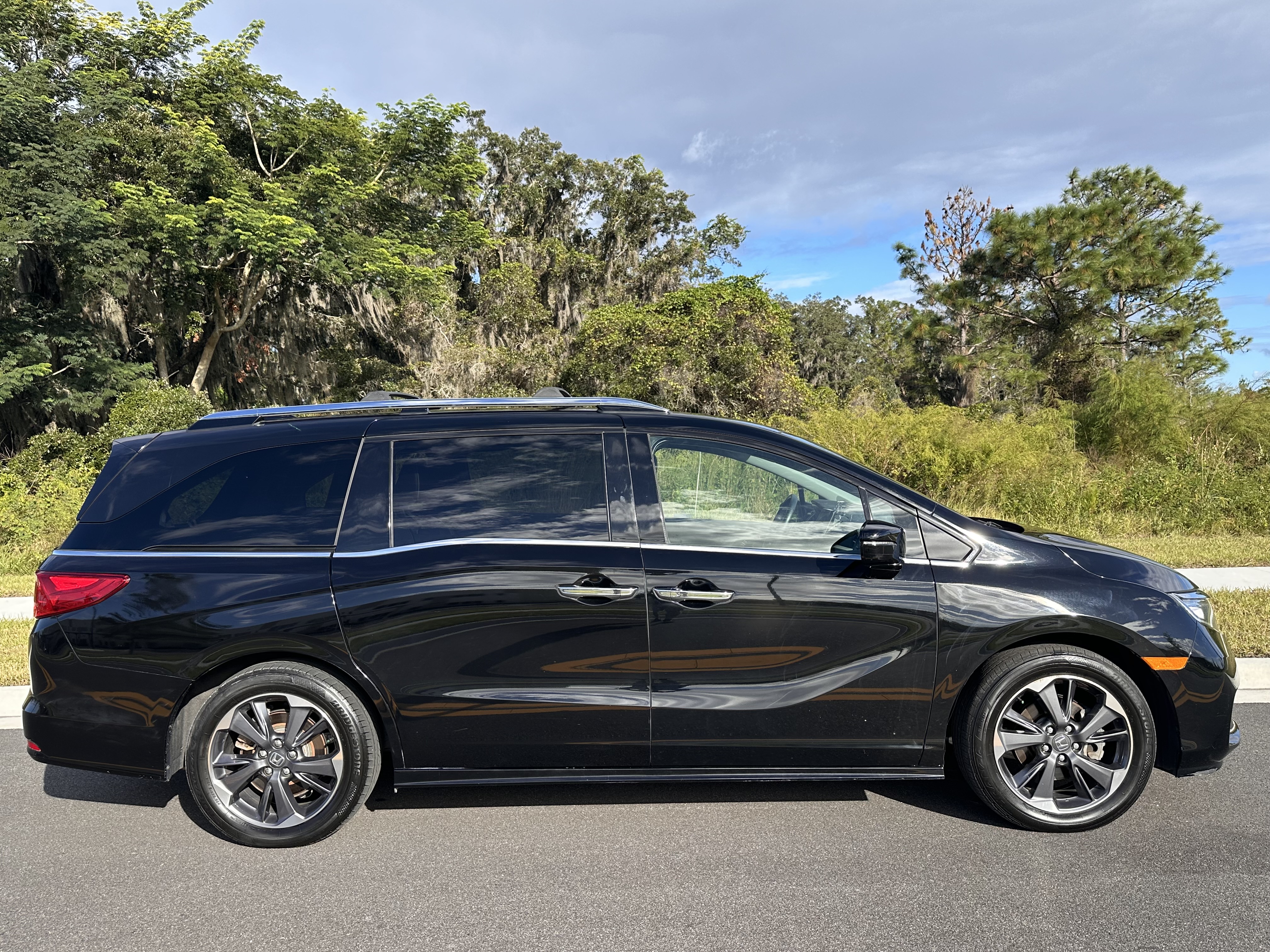 Used 2022 Honda Odyssey Elite image 6